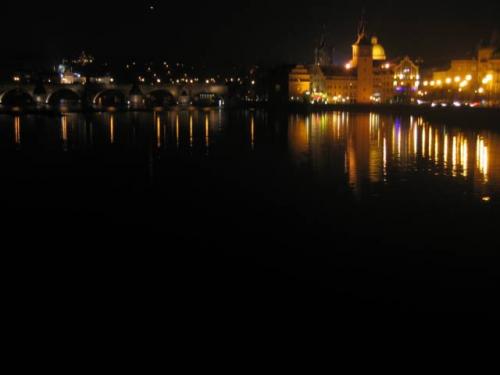 Karlsbrücke bei Nacht